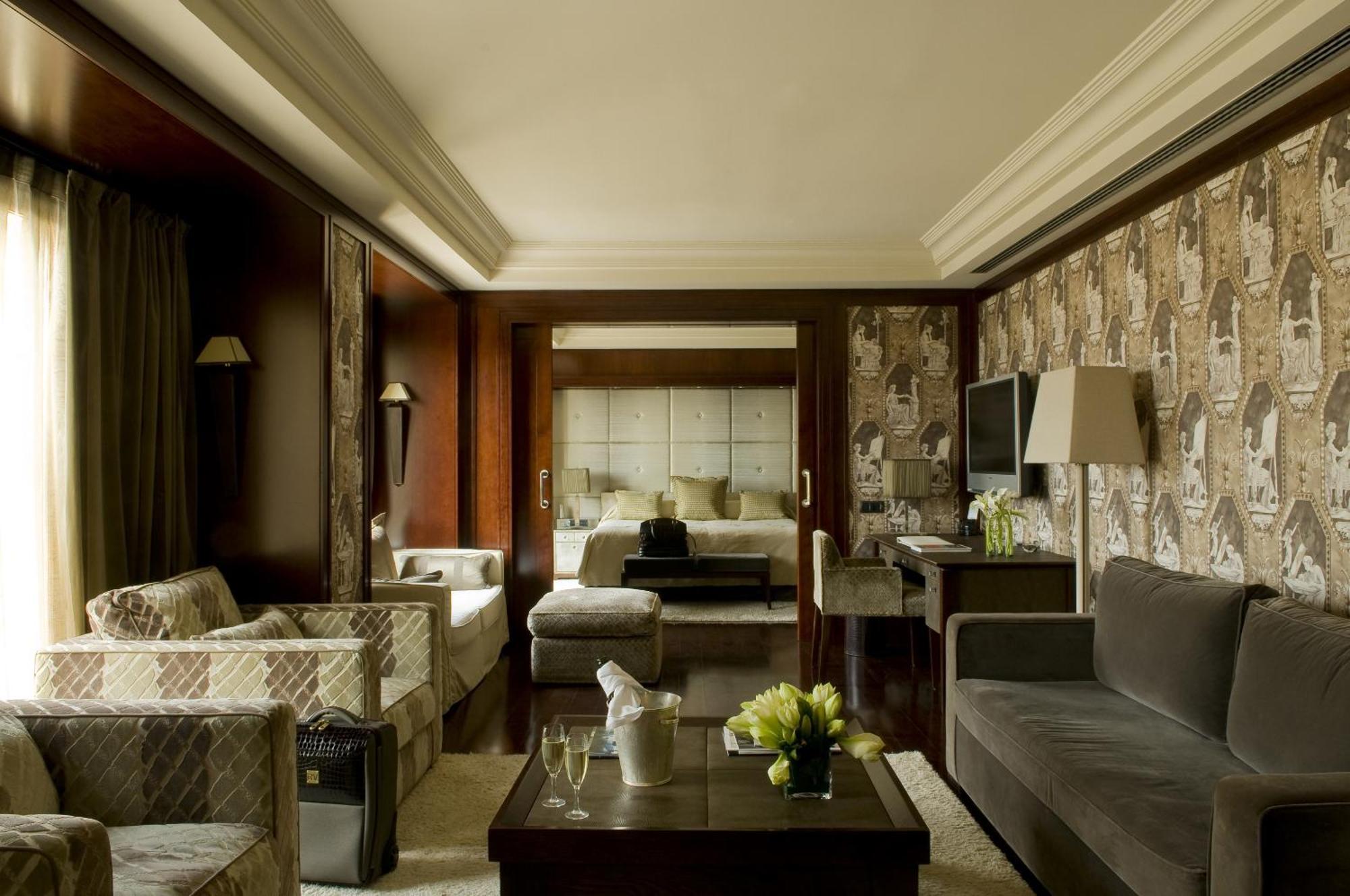 Majestic Hotel & Spa Barcelona Gl Interior photo Suite at the Mandarin Oriental, Paris