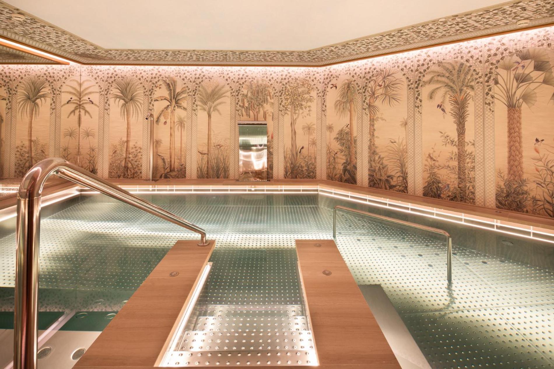 Majestic Hotel & Spa Barcelona Gl Exterior photo The spa at The Dorchester