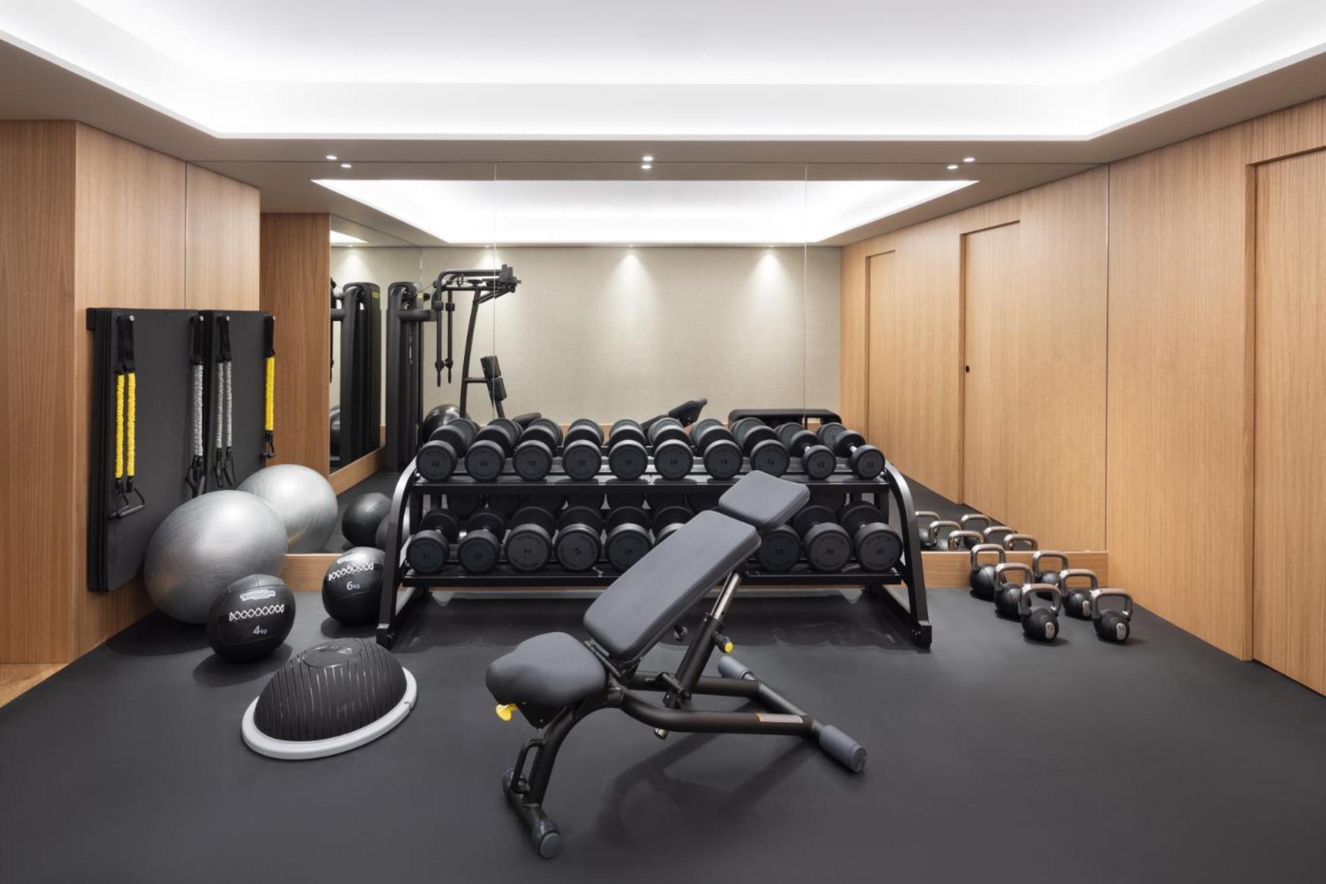 Majestic Hotel & Spa Barcelona Gl Exterior photo A typical gym